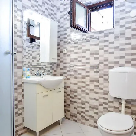 Viktor-1 By Interhome Apartman